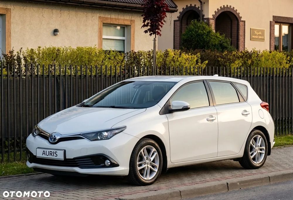 Toyota Auris 1.6 Premium - 1