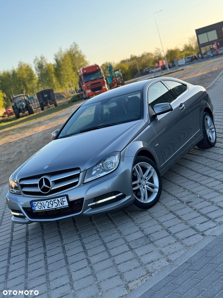 Mercedes-Benz Klasa C 180 CGI BlueEff - 3
