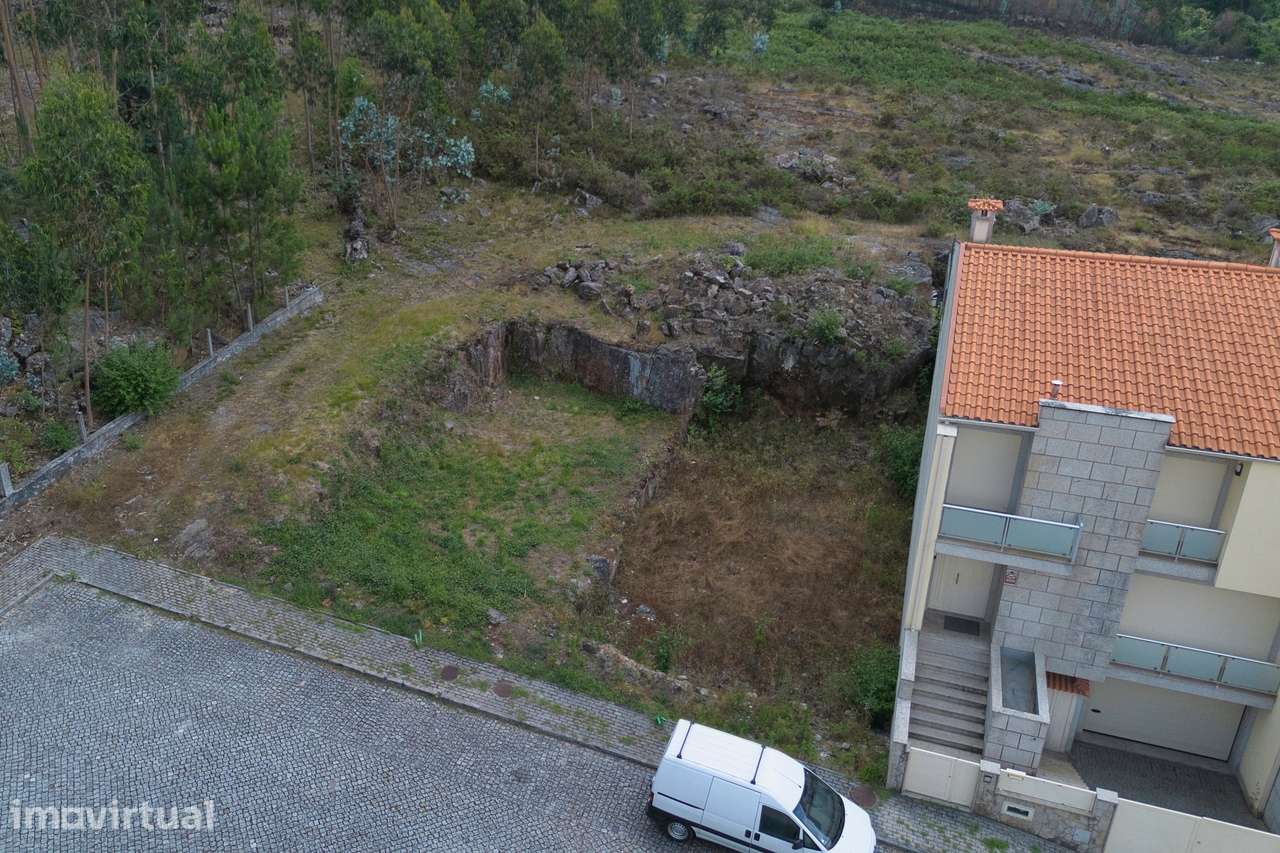Terreno para venda na Rua do Outeiral, Pedralva, Braga - Grande imagem: 2/9