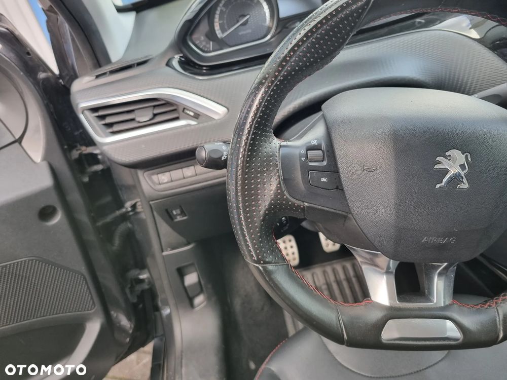 Peugeot 2008 PureTech 130 GT - 15