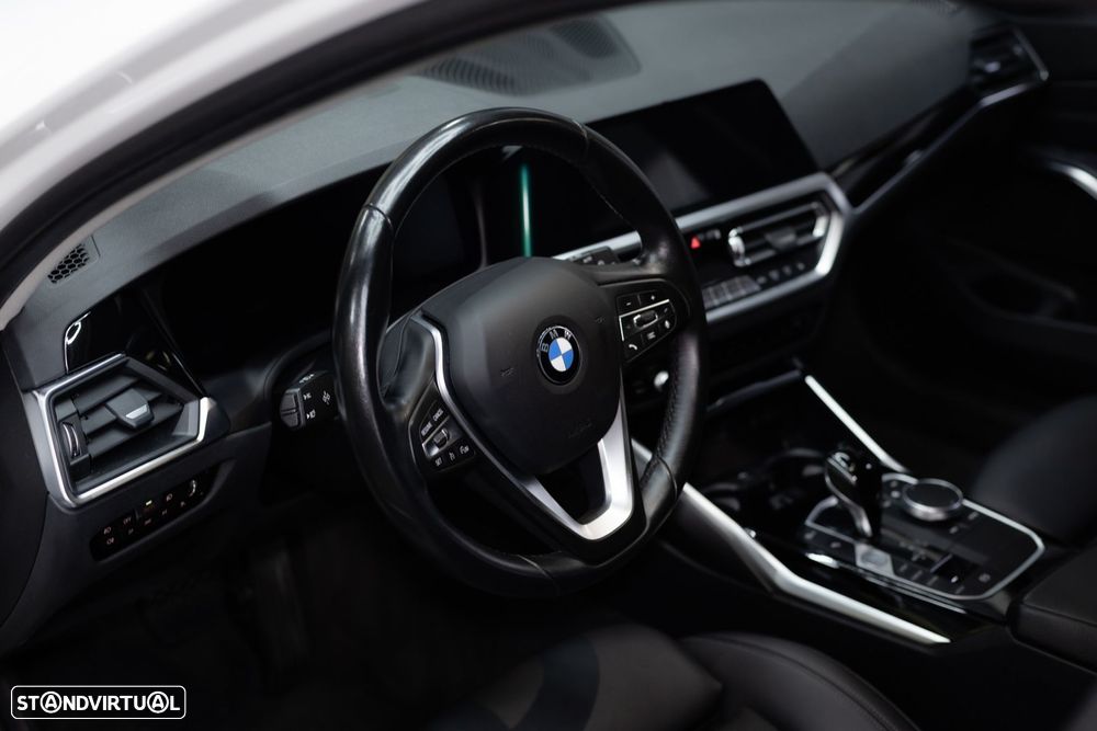 BMW 320 d Line Sport Auto - 29