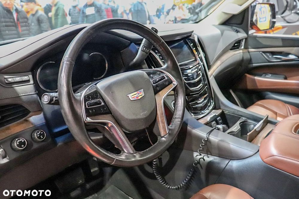 Cadillac Escalade - 23