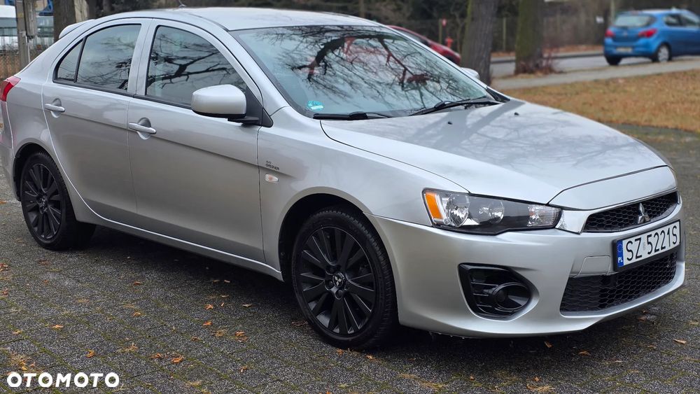 Mitsubishi Lancer 1.6 Invite - 2