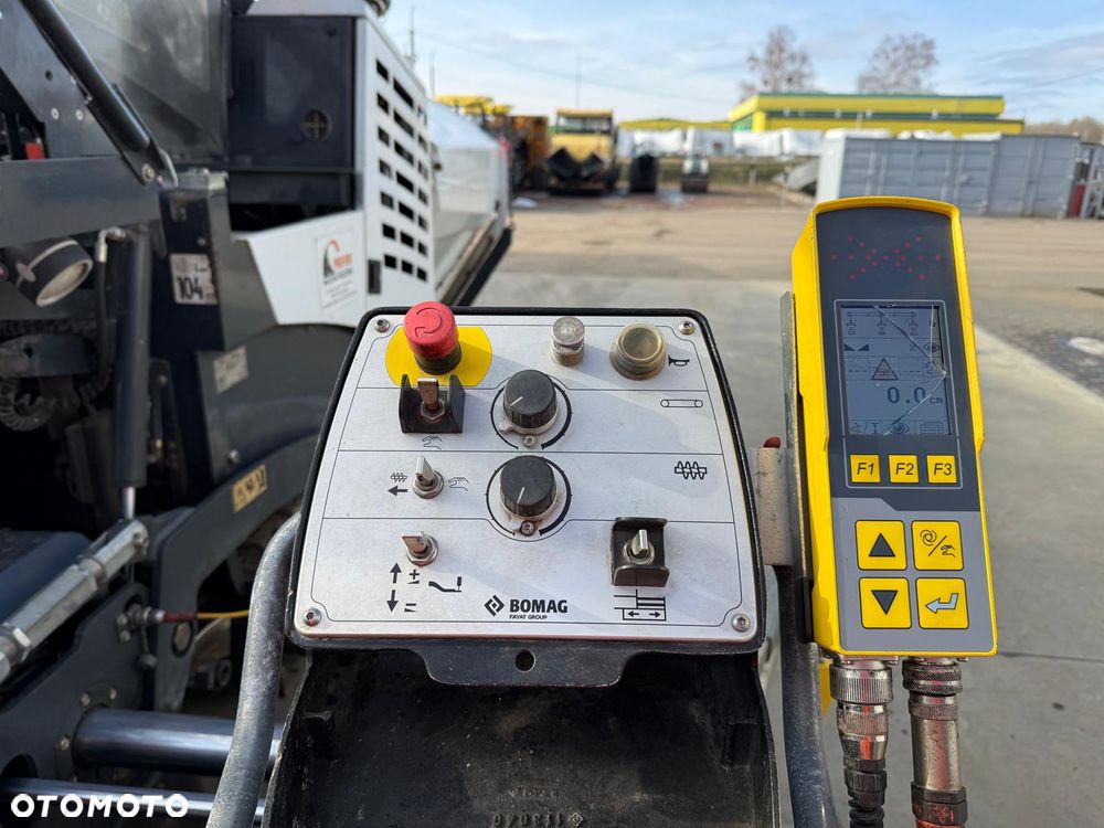 Bomag BF 300 C - 19