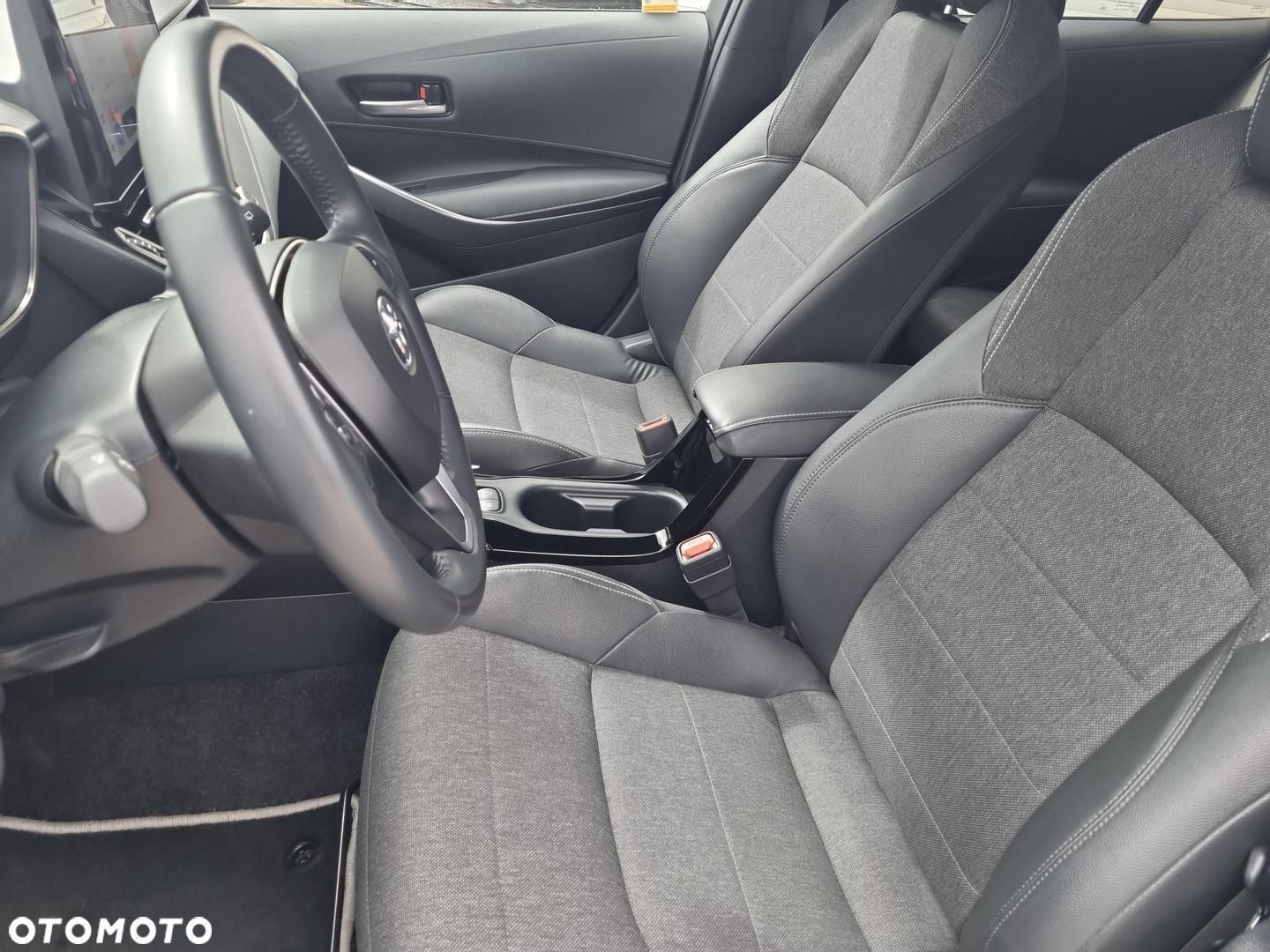 Toyota Corolla - 13