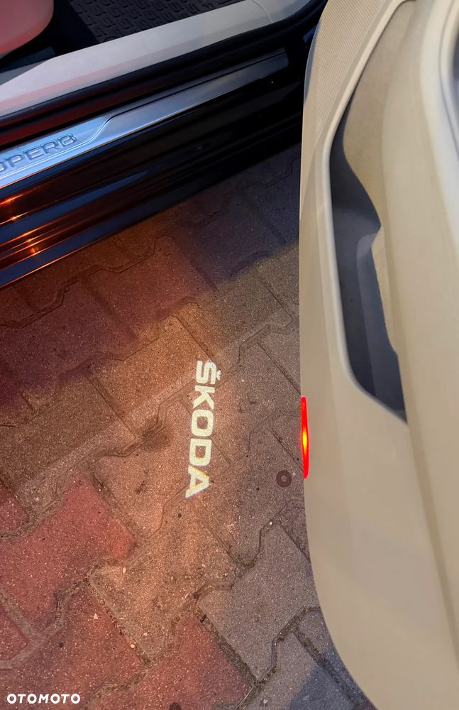 Skoda Superb 2.0 TSI L&K DSG - 35