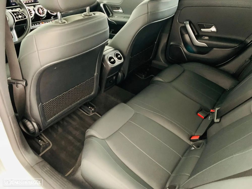 Mercedes-Benz CLA 180 d Progressive - 36