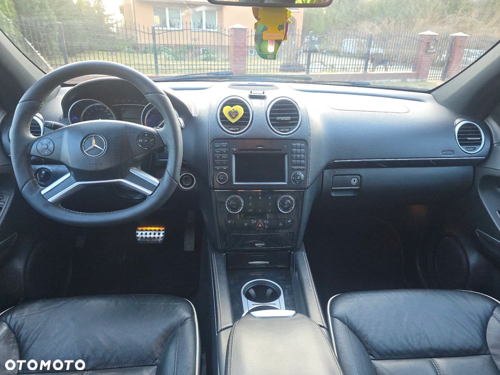 Mercedes-Benz ML - 8