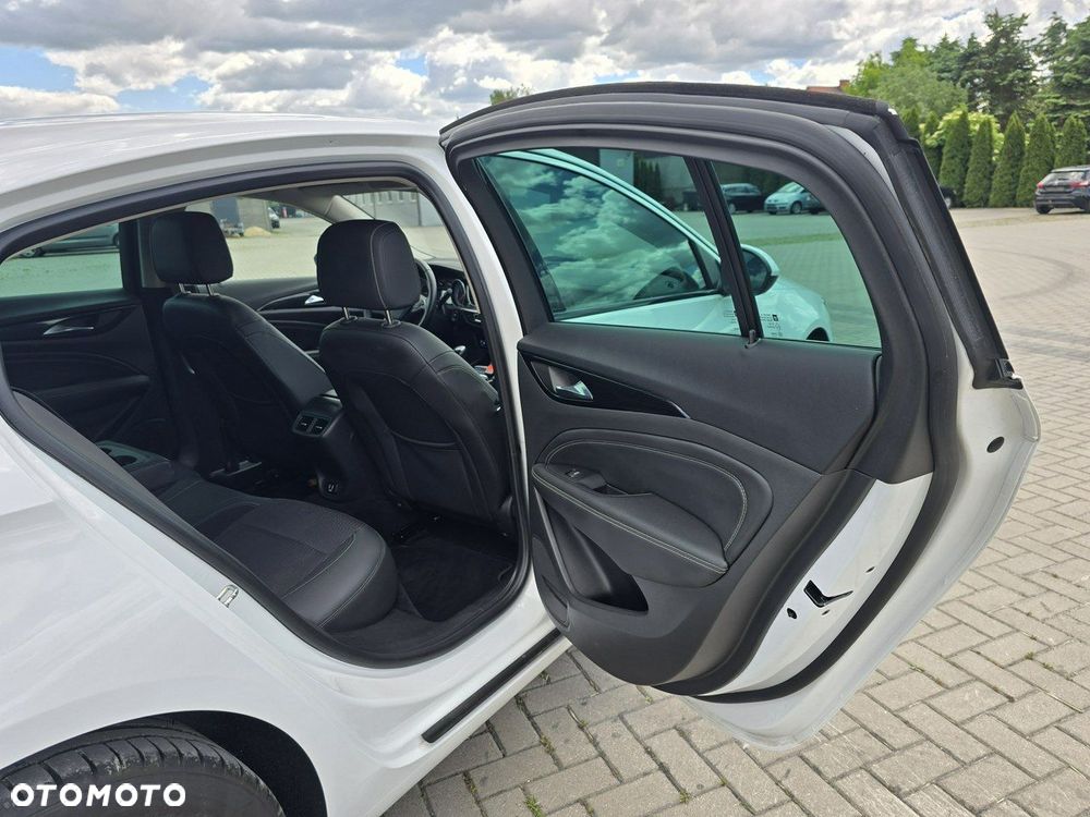 Opel Insignia - 24