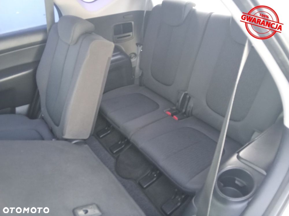 Kia Carens - 18