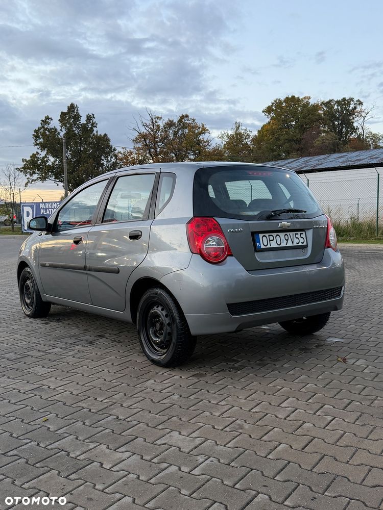 Chevrolet Aveo - 4