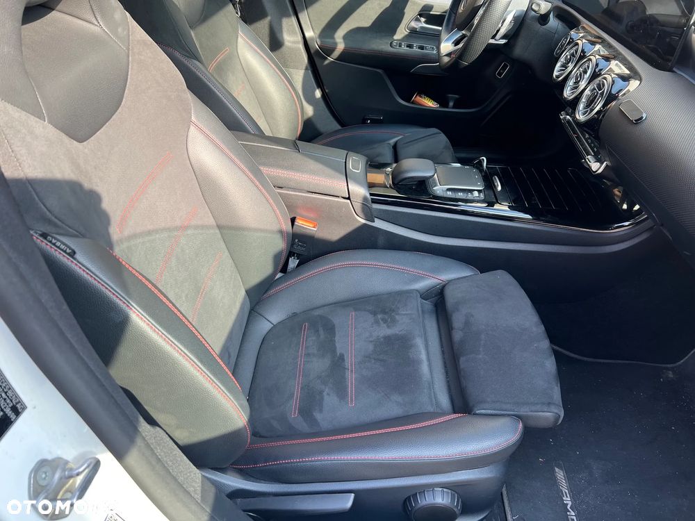 Mercedes-Benz CLA 180 AMG Line 7G-DCT - 12