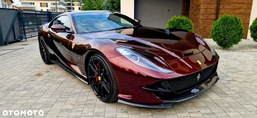 Ferrari 812 Superfast - 1