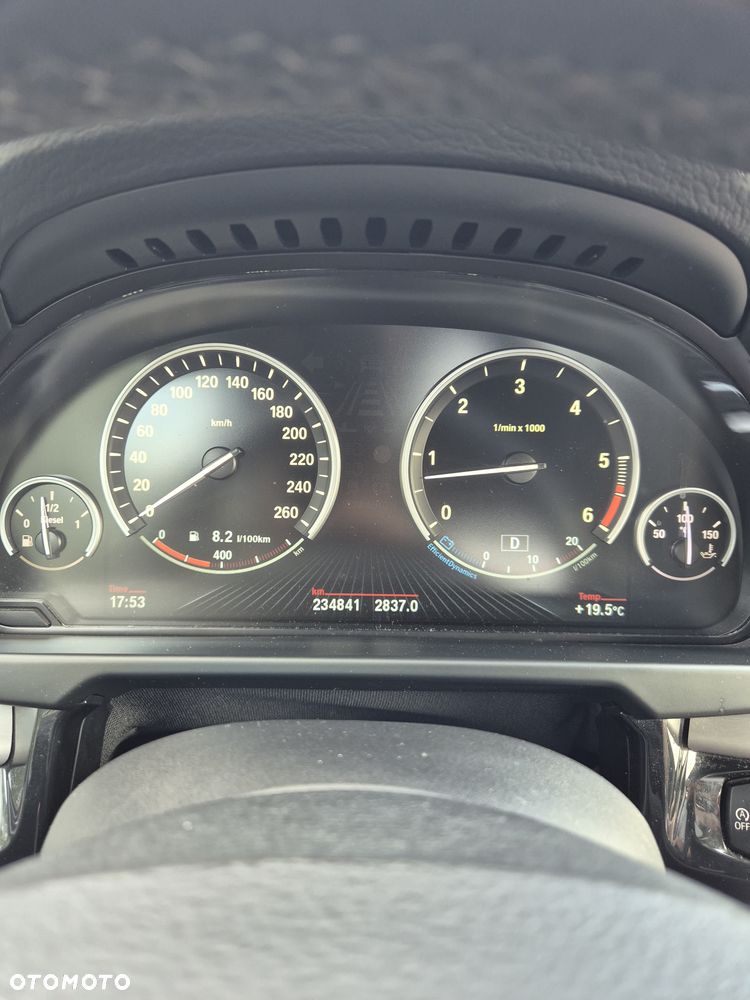 BMW X5 xDrive40d - 37