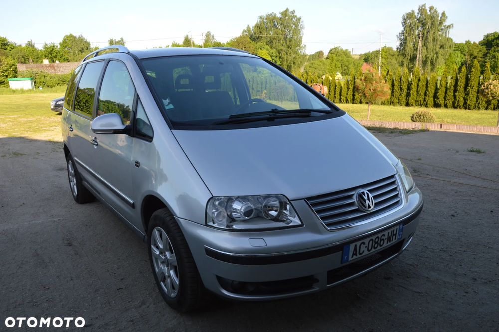 Volkswagen Sharan 1.9 TDI 4Motion United - 3