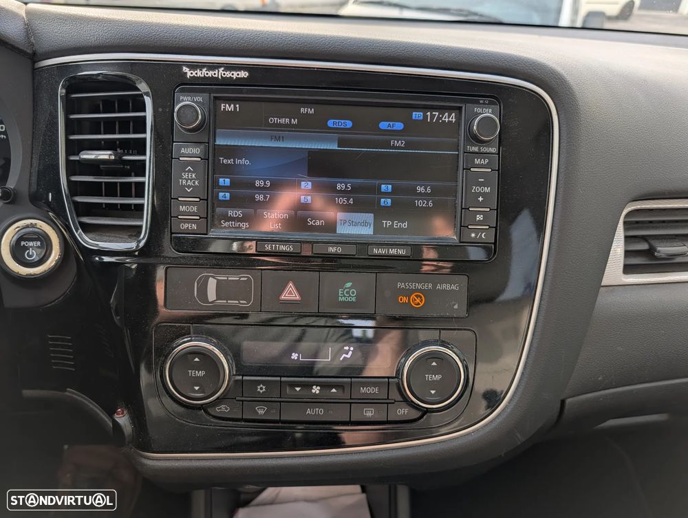 Mitsubishi Outlander - 10