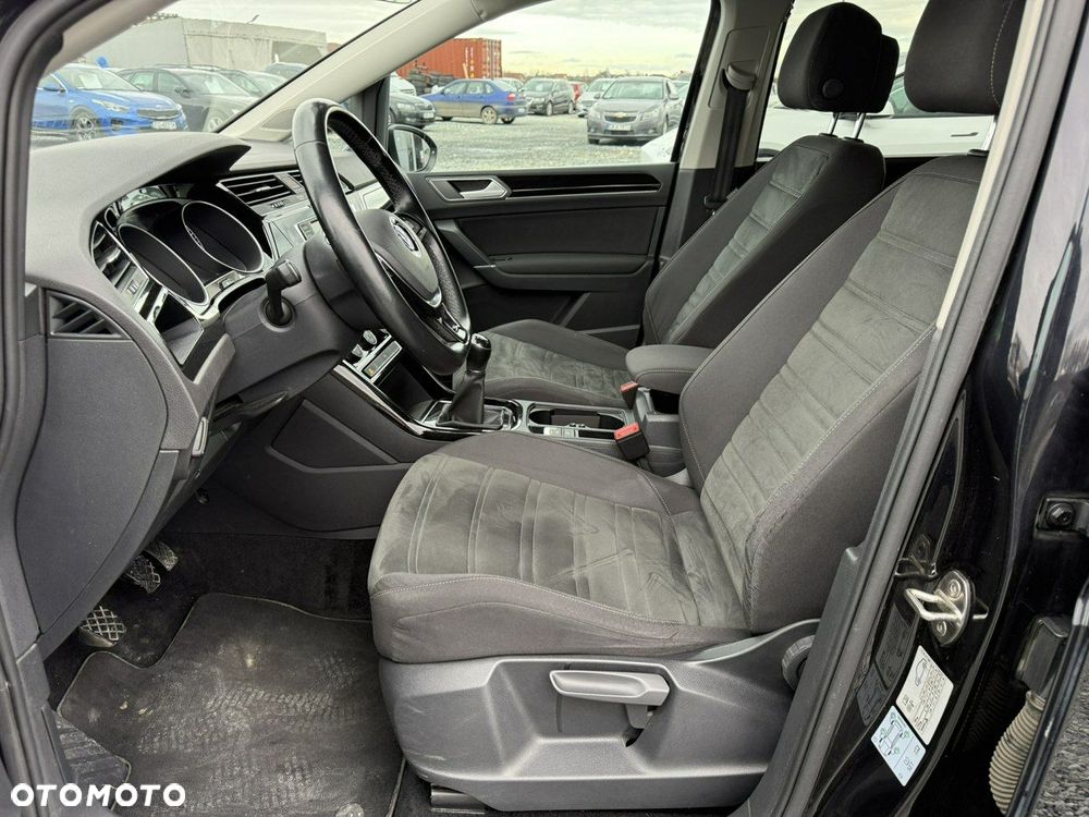 Volkswagen Touran 1.6 TDI BMT Comfortline - 11