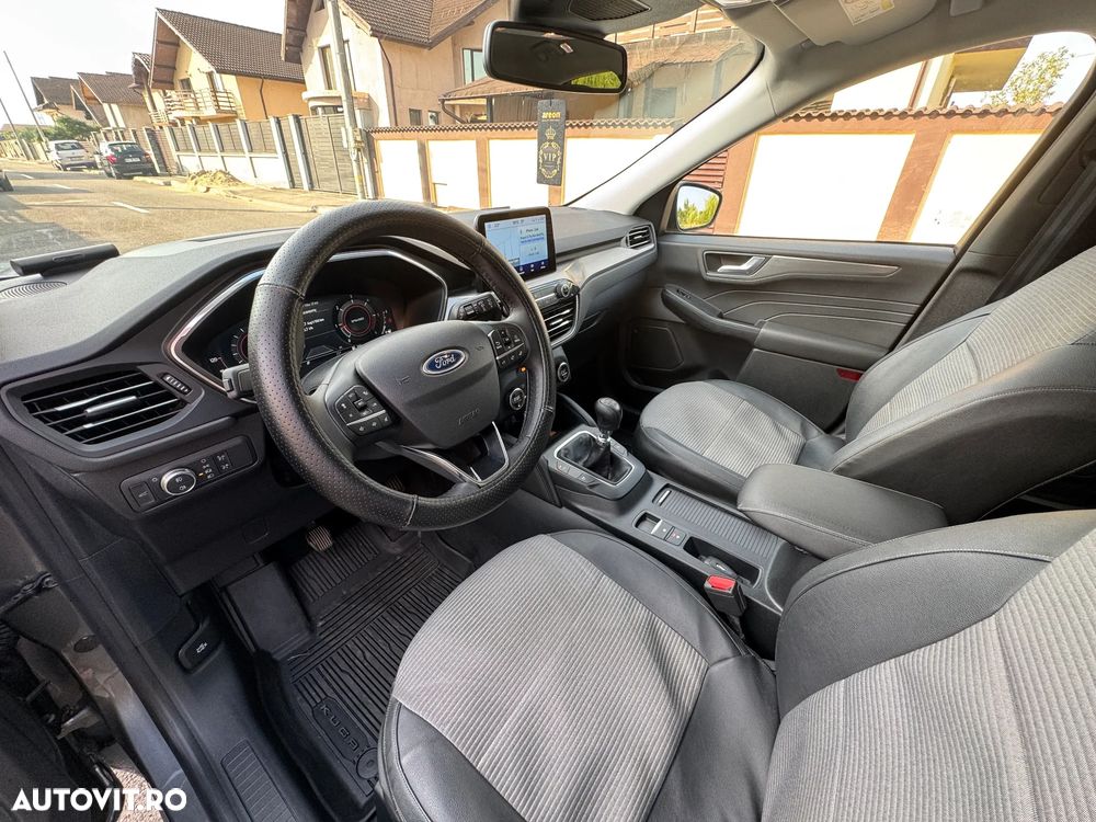 Ford Kuga - 8