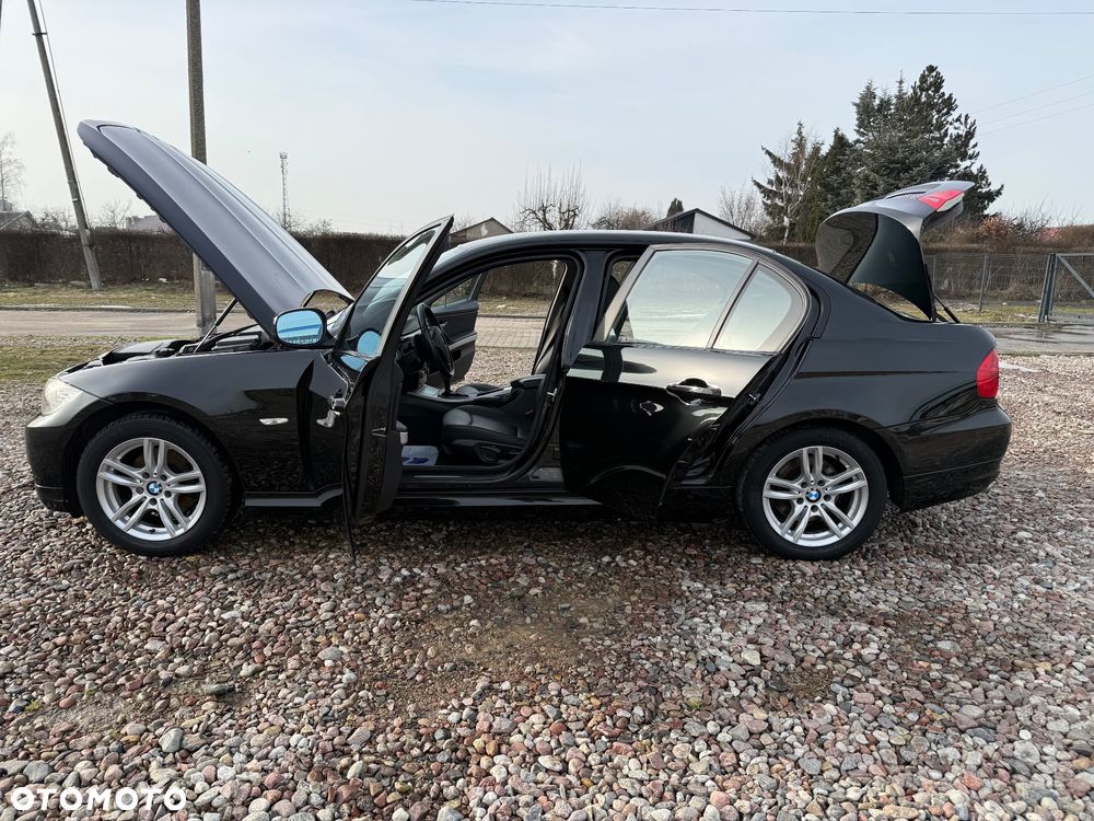 BMW Seria 3 318d DPF Edition Exclusive - 25