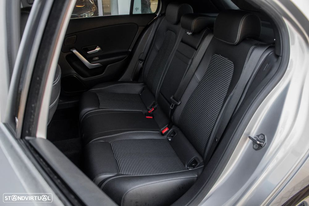 Mercedes-Benz A 180 d Business Solutions - 30