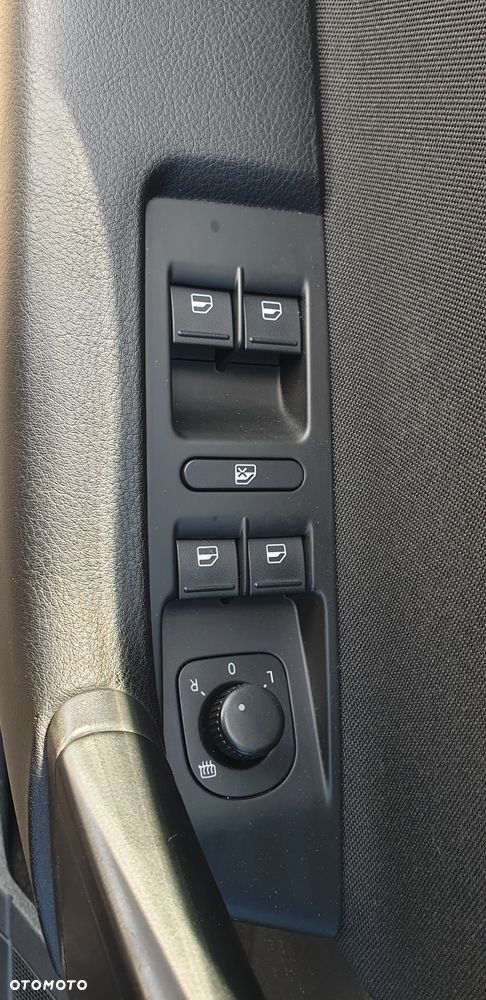 Volkswagen Passat Variant 2.0 TDI DSG BlueMotion Technology Business Edition - 25