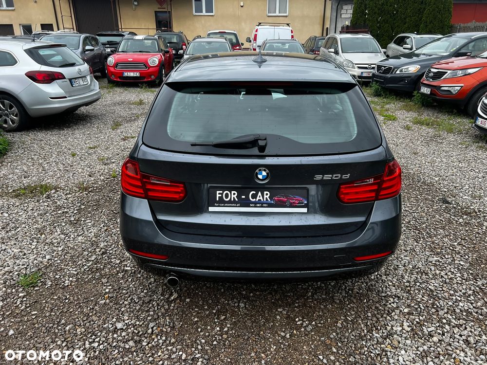 BMW Seria 3 320d Touring - 10