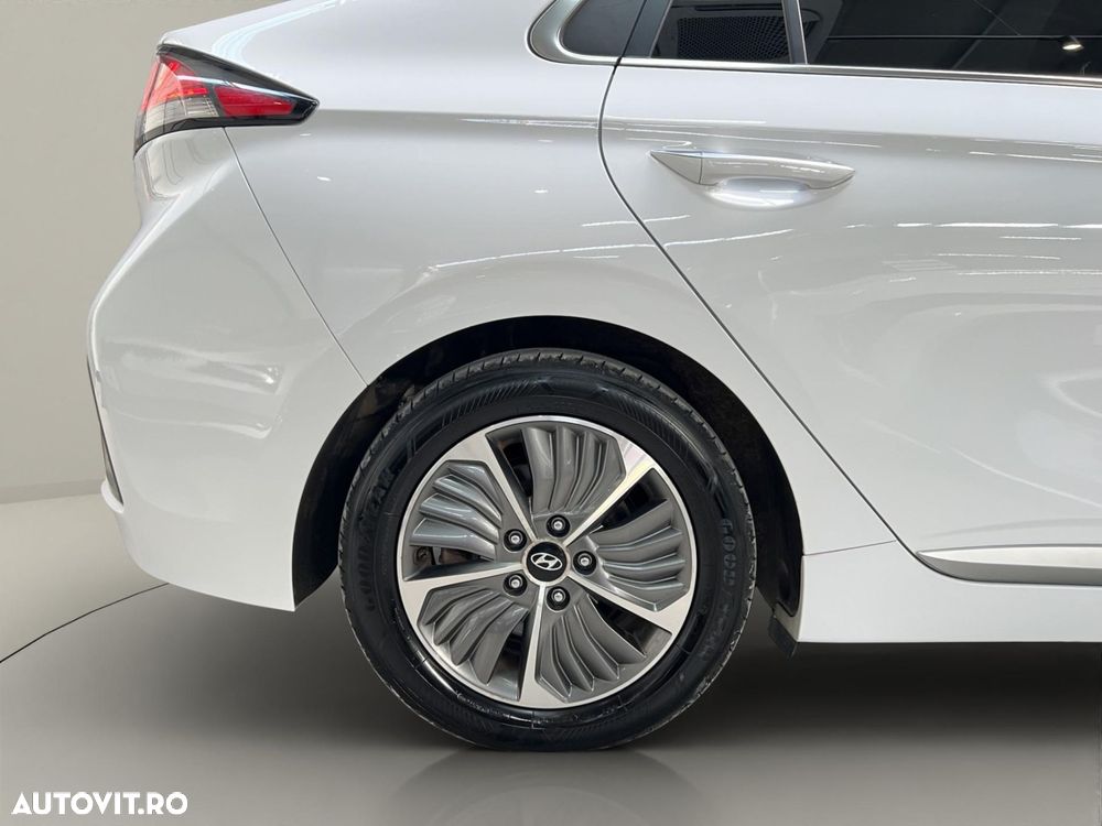 Hyundai IONIQ 1.6 141CP Exclusive - 39