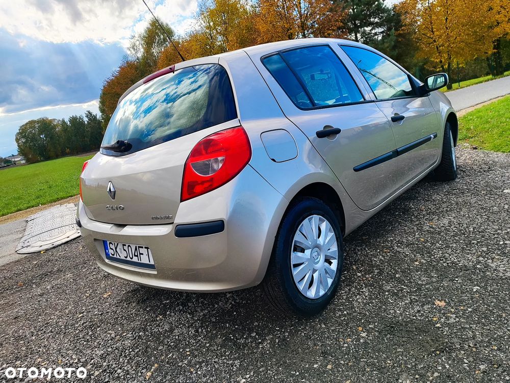 Renault Clio 1.2 16V Campus - 3