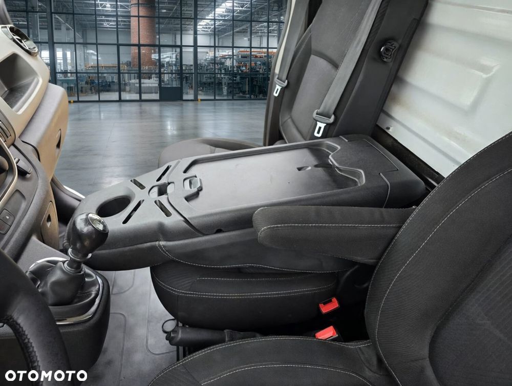 Renault TRAFIC - 11