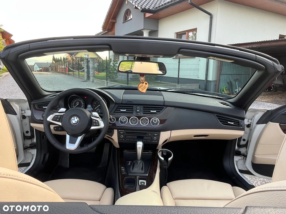 BMW Z4 sDrive30i - 11