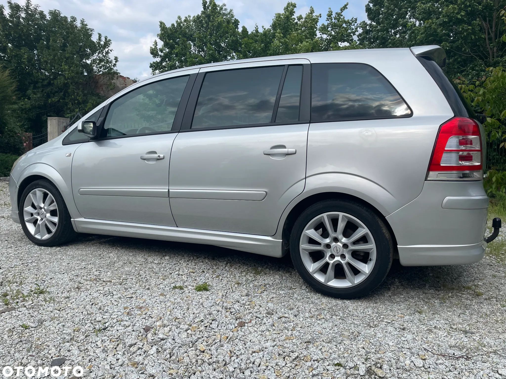 Opel Zafira - 1
