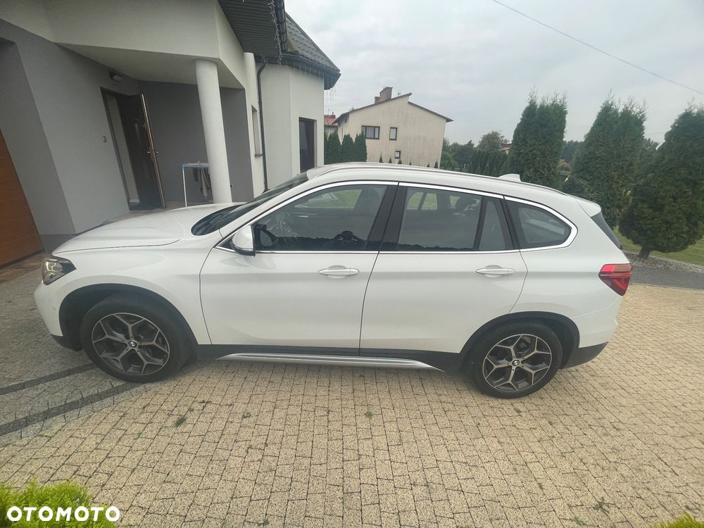 BMW X1 sDrive18d xLine - 13