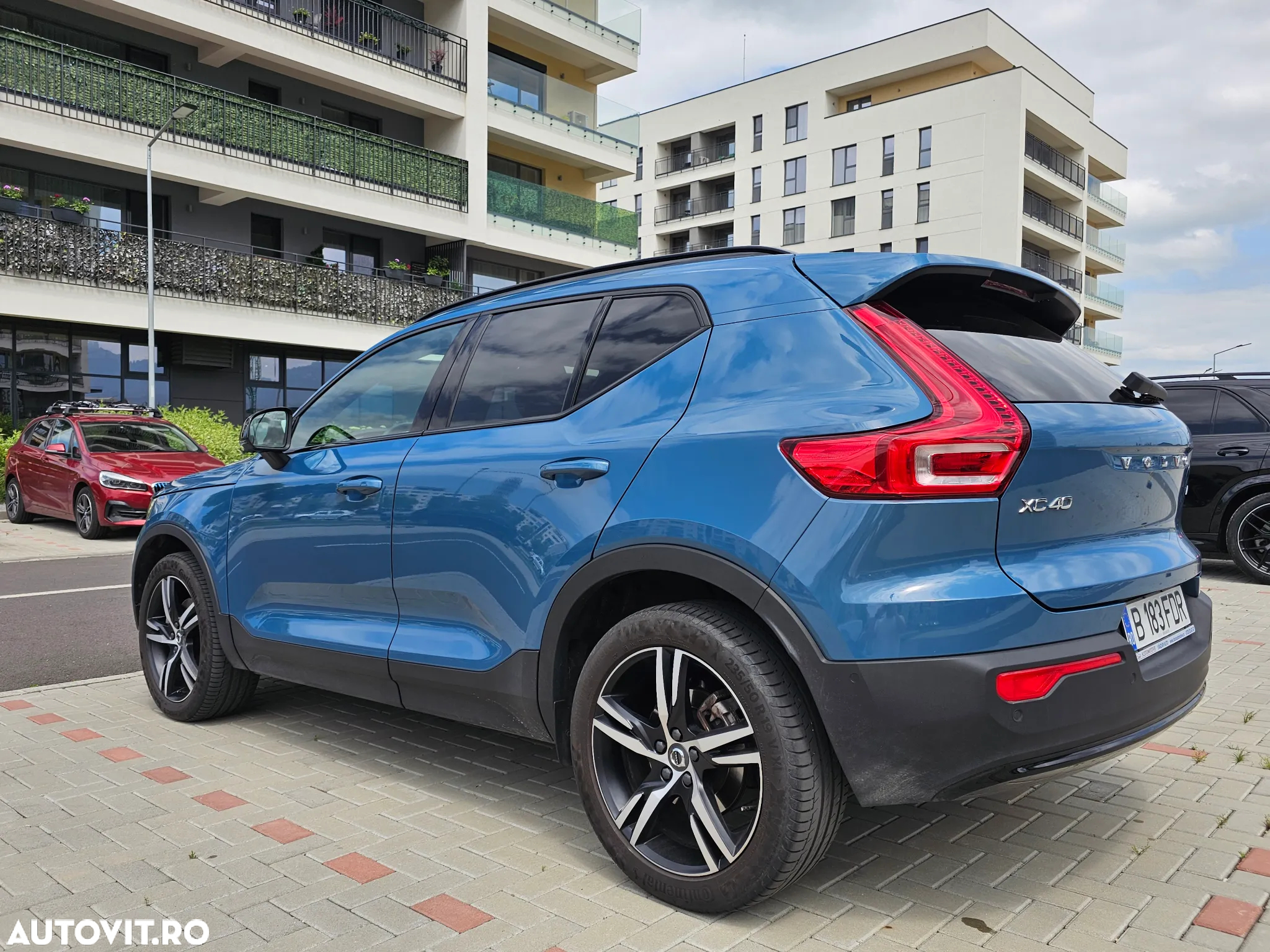 Volvo XC 40 B4 AT8 AWD Mild Hybrid R-Design - 5