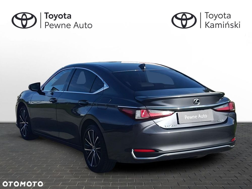 Lexus ES 300h Business Edition - 3