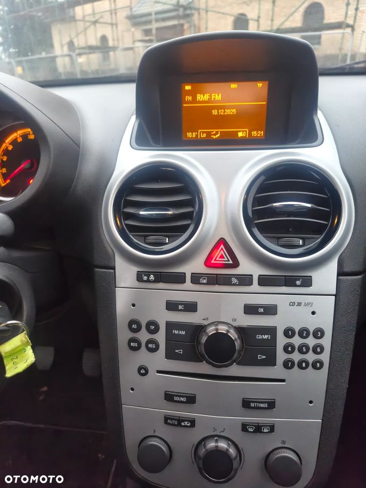 Opel Corsa 1.4 16V Satellite - 22