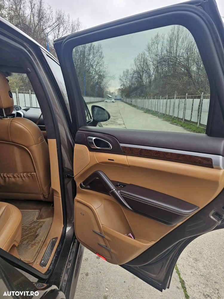 Porsche Cayenne - 3