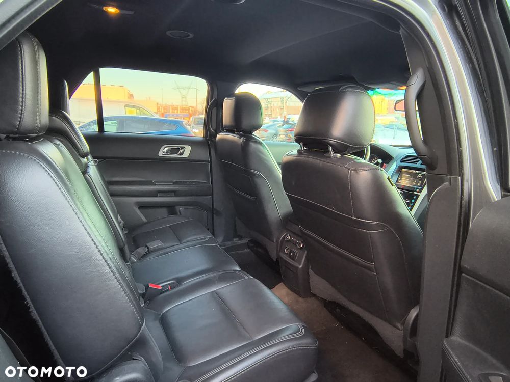 Ford Explorer - 24