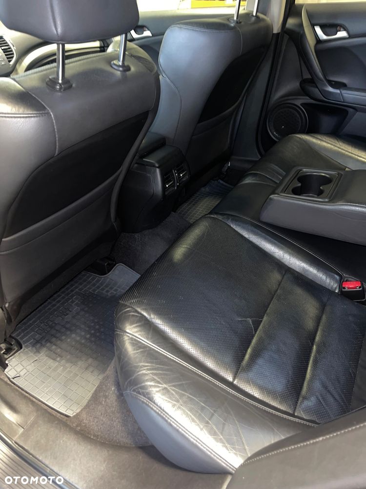 Honda Accord 2.0 Executive Nav - 19