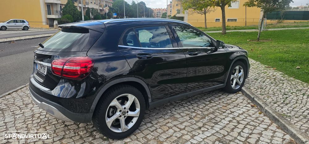 Mercedes-Benz GLA 200 d Aut. - 2