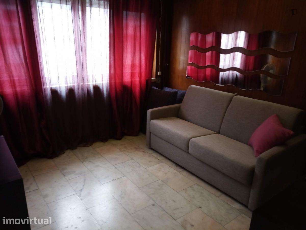 Apartamento com 1 quartos - localizado em Entrecampos Lisbon - Grande imagem: 2/9