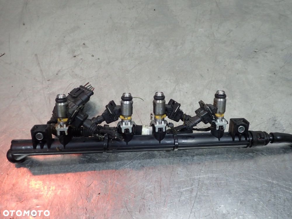 LISTWA WTRYSKOWA FORD KA MK2 - 3