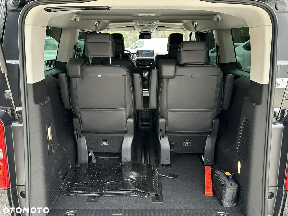 Peugeot Traveller - 12