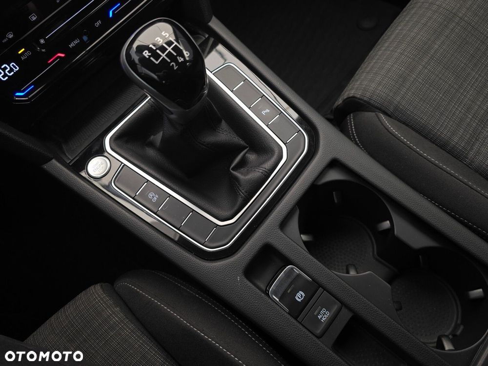 Volkswagen Passat Variant - 23
