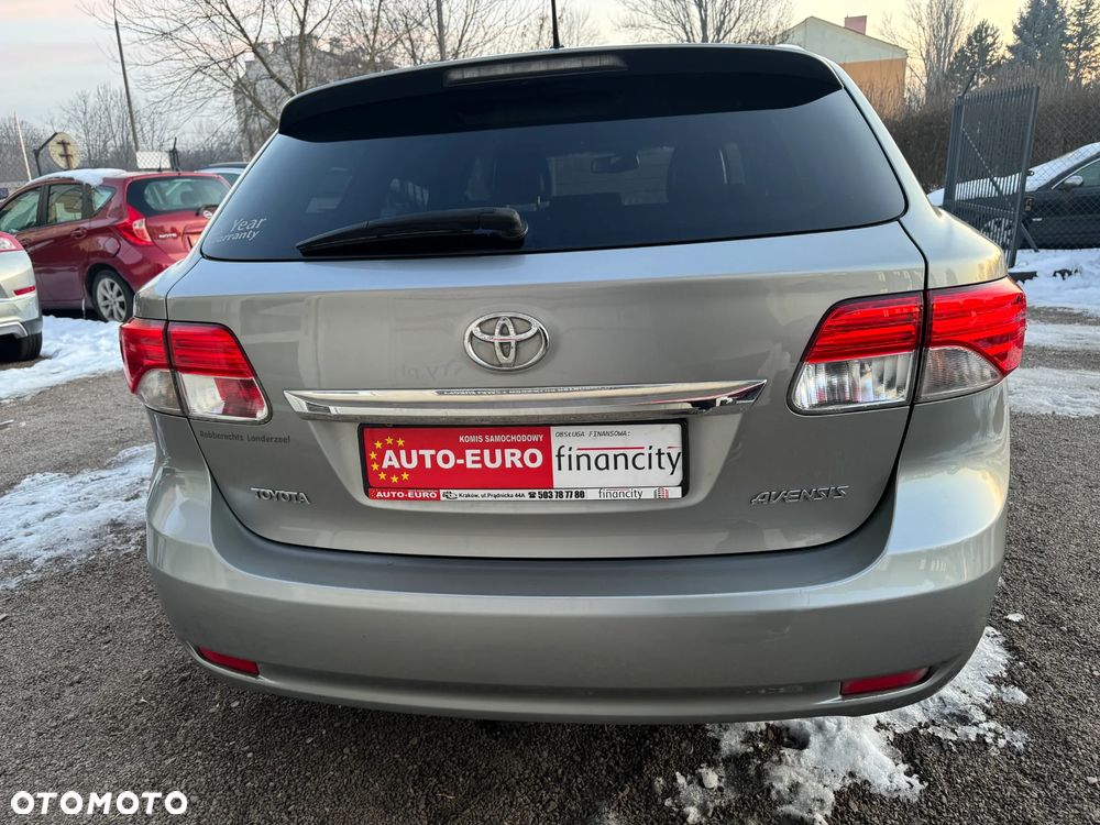 Toyota Avensis 1.6 Comfort - 4