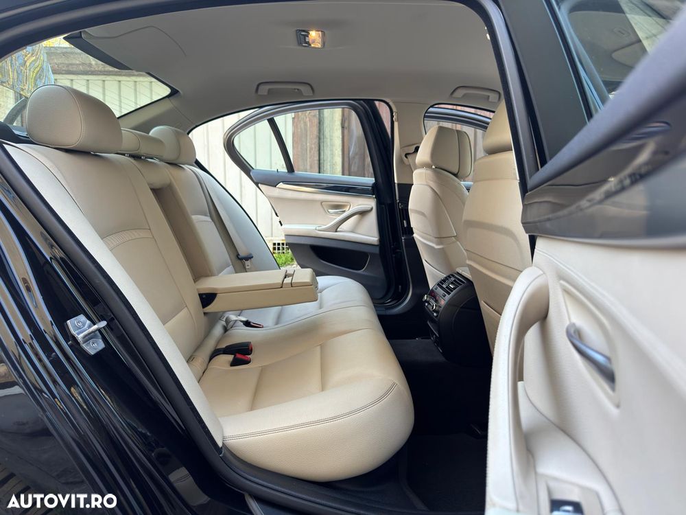 BMW Seria 5 520d Aut. Luxury Line - 37