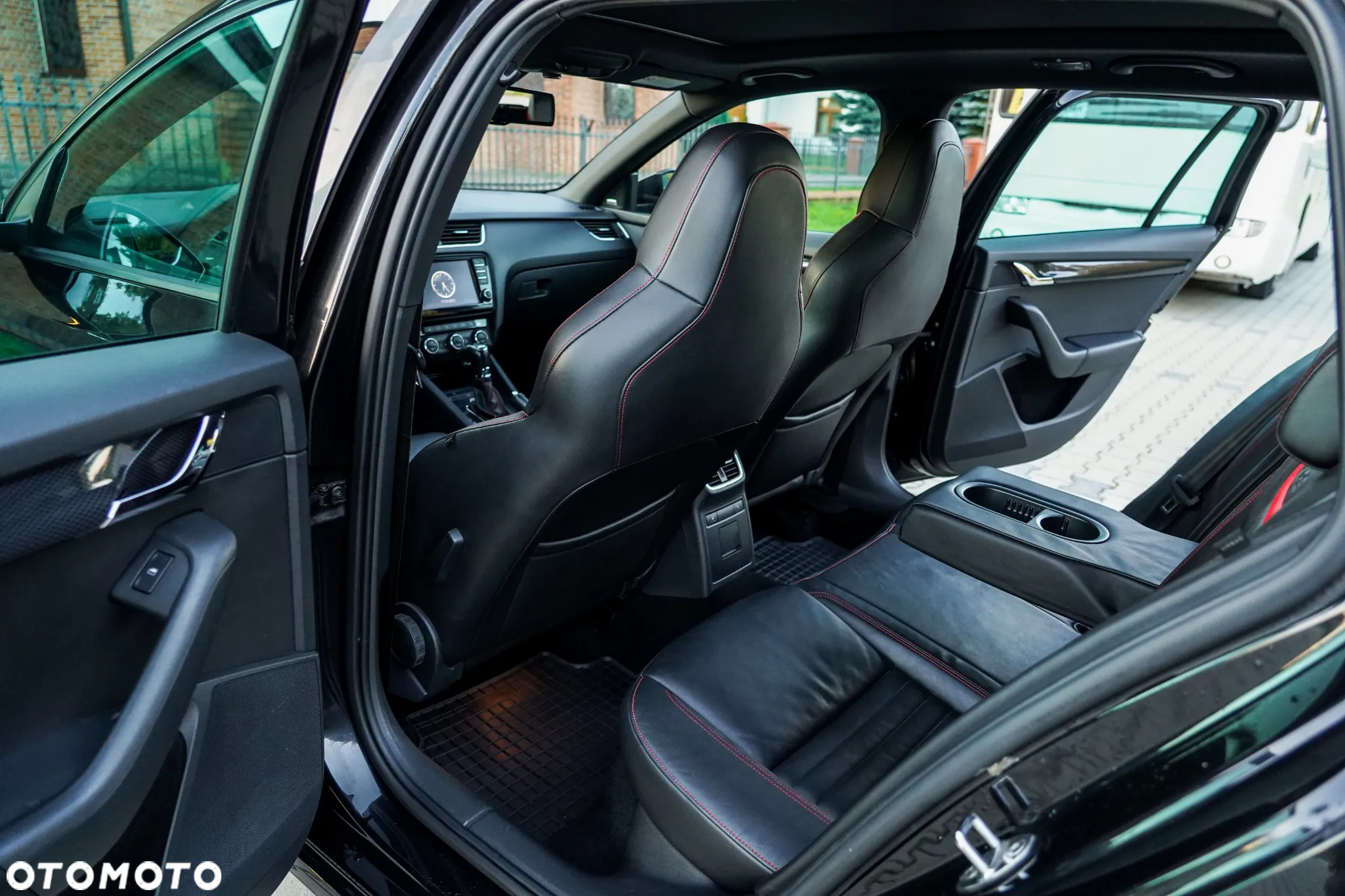 Skoda Octavia 2.0 TDI RS DSG - 24