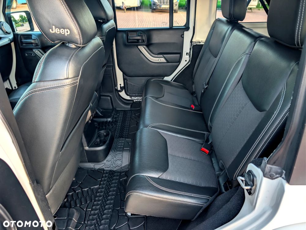 Jeep Wrangler 3.6 Unlim Sahara - 13