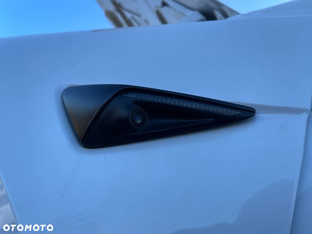 Tesla Model Y Standard - 29