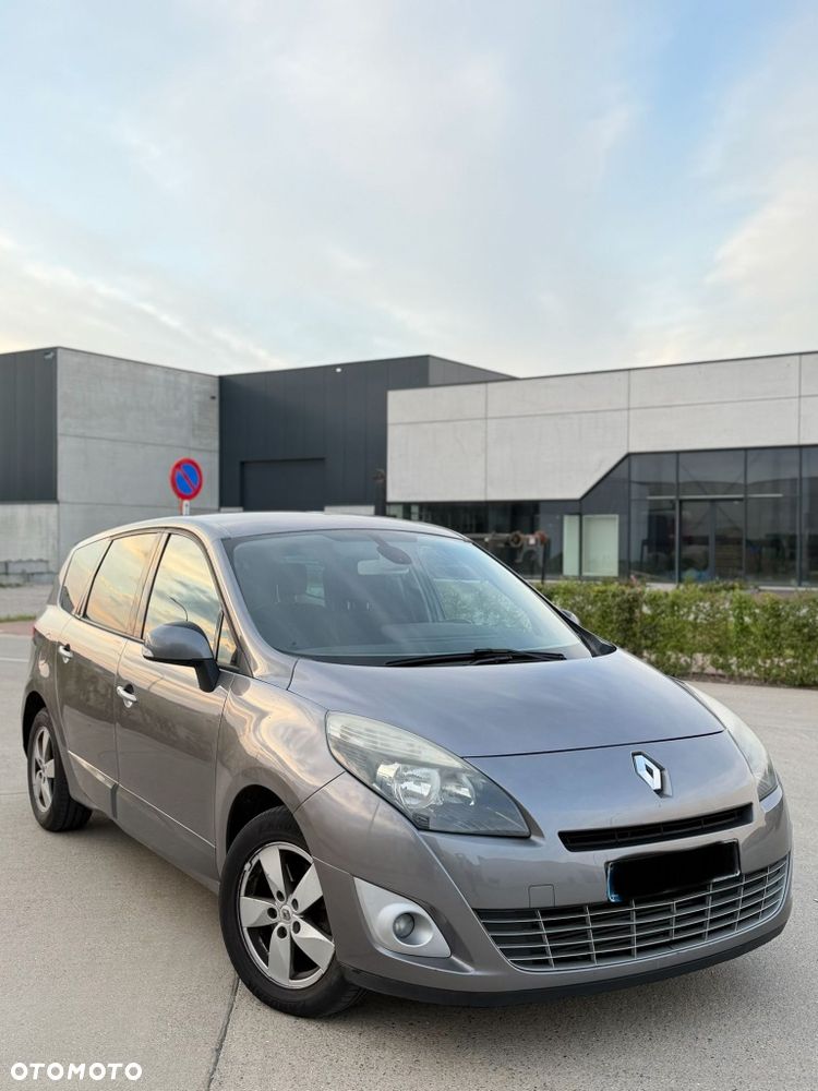 Renault Grand Scenic - 1