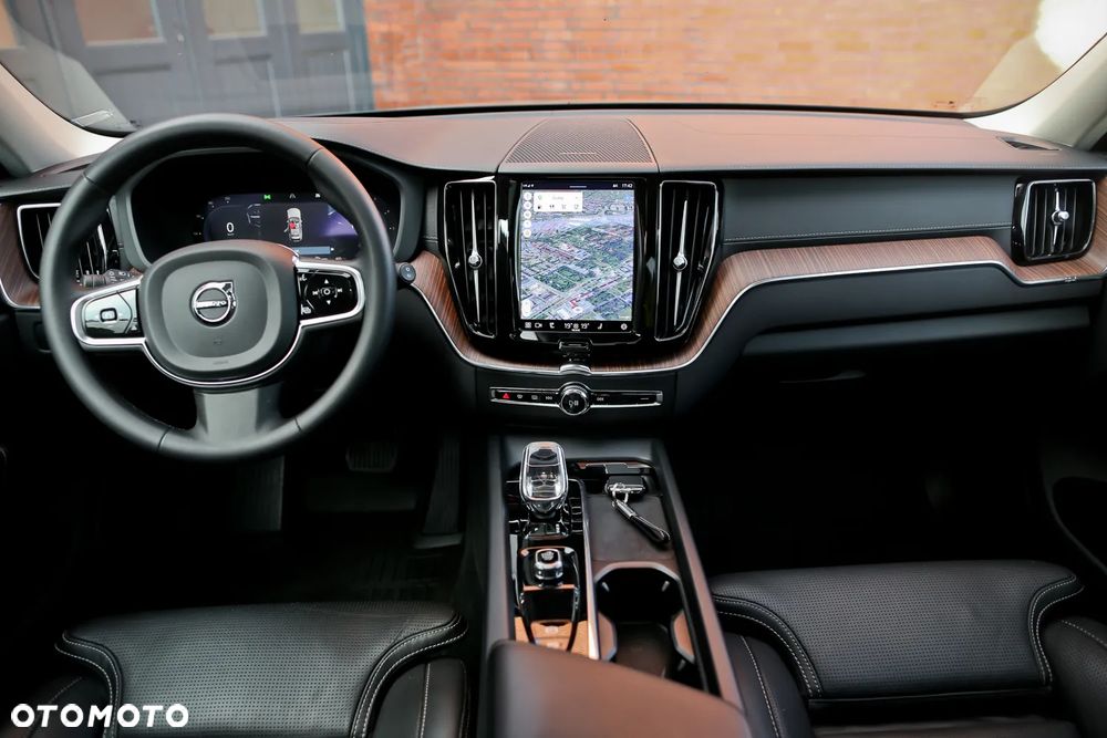Volvo XC 60 B5 D AWD Ultimate Dark - 23
